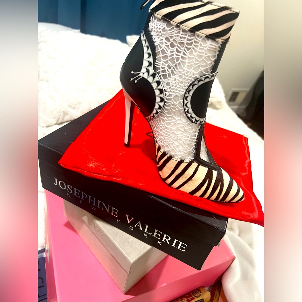 Josephine Valerie ! New never wore!!! Only $60 !!!!!